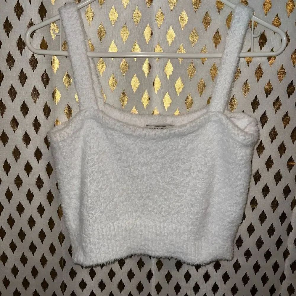 Love change Italy ￼Fuzzy furry white crop top tank top size S